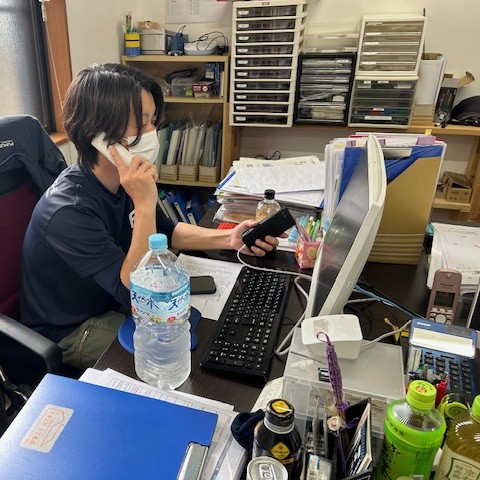 帰社・片付け・書類作成の画像