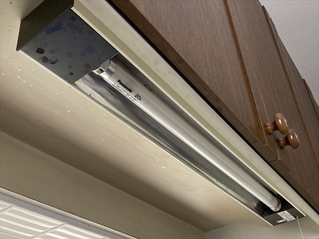 茨城県取手市 家庭用LED化(台所天井、台所手元照明、洗面所)工事