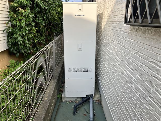 茨城県守谷市 家庭用エコキュート交換、コンセント・スイッチ交換、ドアホン交換、ダウンライト交換、キッチン手元照明交換、屋外照明交換工事