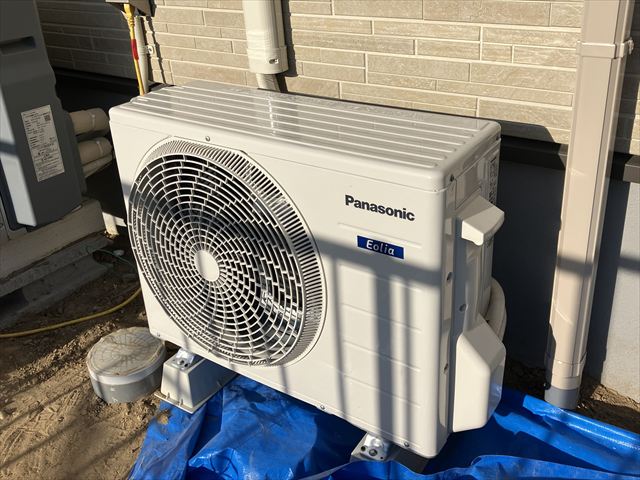 家庭用エアコン設置(3台)、平面アンテナ設置工事