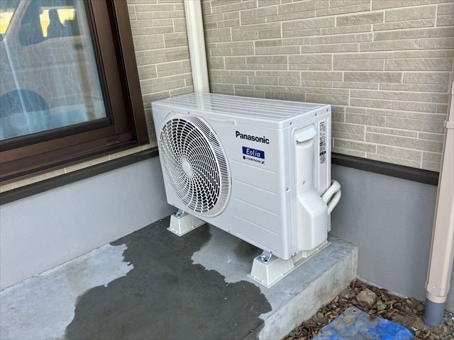 家庭用エアコン設置(3台)、平面アンテナ設置工事