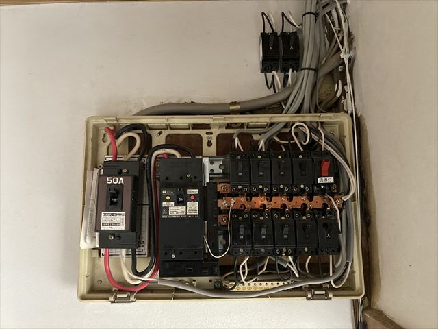 茨城県取手市 オフィス用アンペアアップ・コンセント増設・スイッチ交換工事