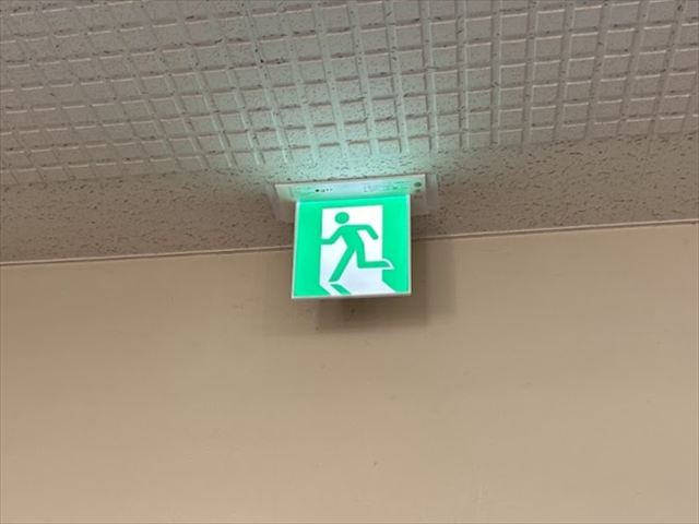 茨城県下妻市 誘導灯交換工事