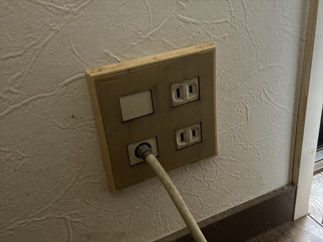千葉県柏市 家庭用電源引換・コンセント交換工事