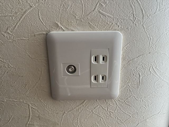 千葉県柏市 家庭用電源引換・コンセント交換工事