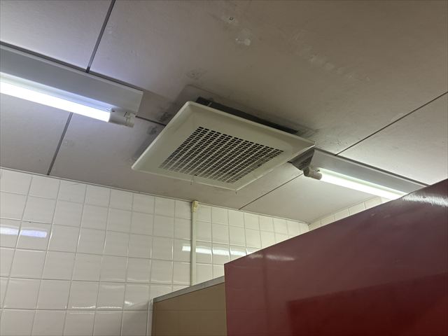 千葉県柏市 オフィス用天井埋込ダクト用換気扇工事