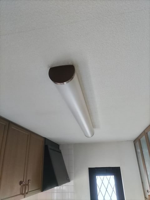 千葉県流山市 家庭用キッチン照明、棚下灯LED化工事