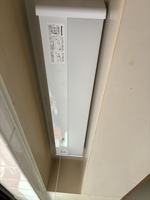 千葉県流山市 家庭用キッチン照明、棚下灯LED化工事
