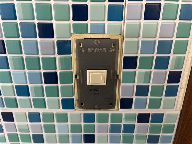 千葉県柏市 家庭用ドアホン交換・門灯照明交換・スイッチ交換工事