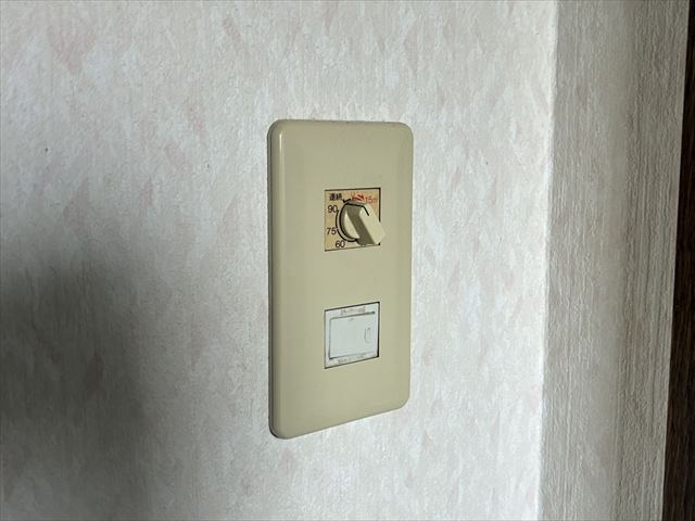 千葉県我孫子市 家庭用スイッチ交換、シーリング化工事