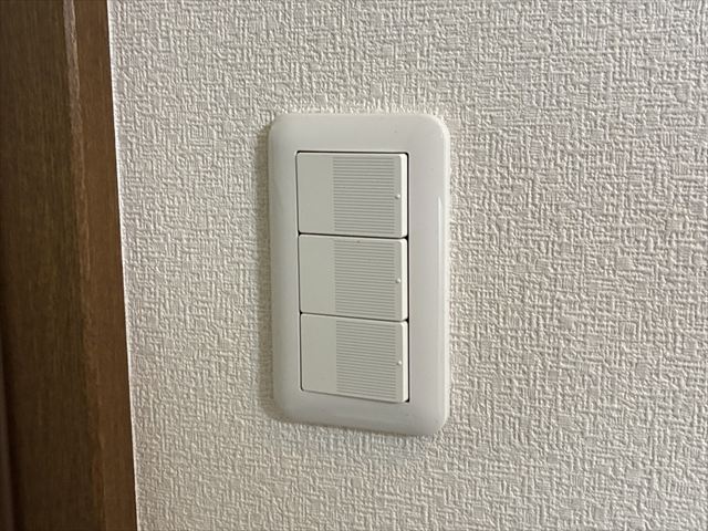 千葉県我孫子市 家庭用スイッチ交換、シーリング化工事