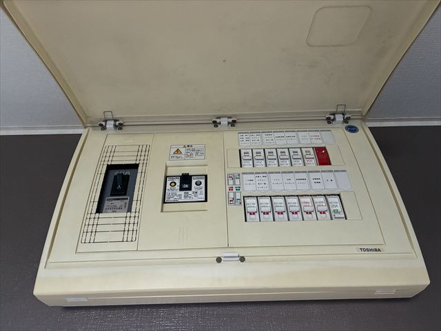 茨城県守谷市 家庭用分電場交換工事