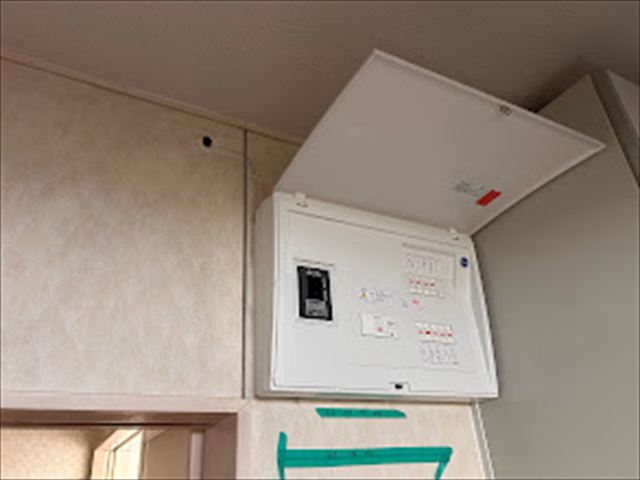 茨城県守谷市 家庭用コンセント交換、分電盤交換工事