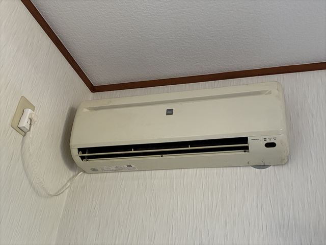 茨城県常総市 家庭用エアコン交換、スイッチ交換、ダウンライト交換、コンセント増設工事