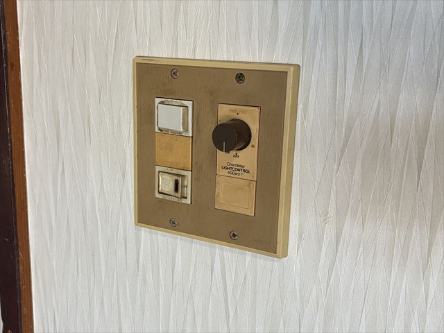 茨城県常総市 家庭用エアコン交換、スイッチ交換、ダウンライト交換、コンセント増設工事