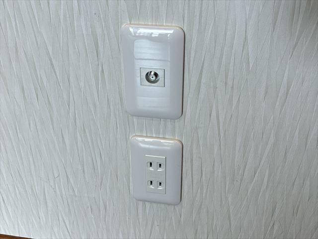茨城県常総市 家庭用エアコン交換、スイッチ交換、ダウンライト交換、コンセント増設工事