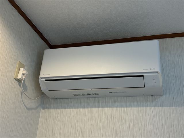 茨城県常総市 家庭用エアコン交換、スイッチ交換、ダウンライト交換、コンセント増設工事
