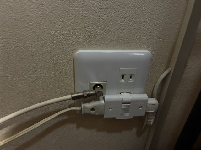 千葉県柏市 家庭用コンセント補修・交換、シーリング化工事