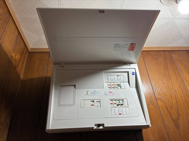 千葉県我孫子市 家庭用単二から単三切替、分電盤交換、専用コンセント2回路増設工事