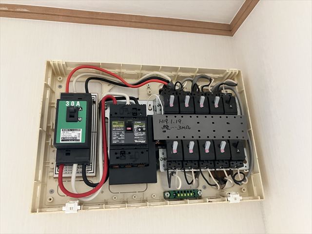 千葉県我孫子市 家庭用エアコン交換・専用回路増設・分電盤交換工事
