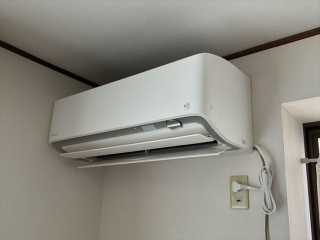 茨城県守谷市 家庭用エアコン交換、分電盤交換、専用回路増設、照明交換工事
