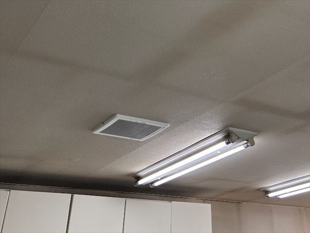 茨城県守谷市 オフィス用屋根裏換気増設工事